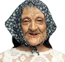 Gammel dame med tørklæde maske
